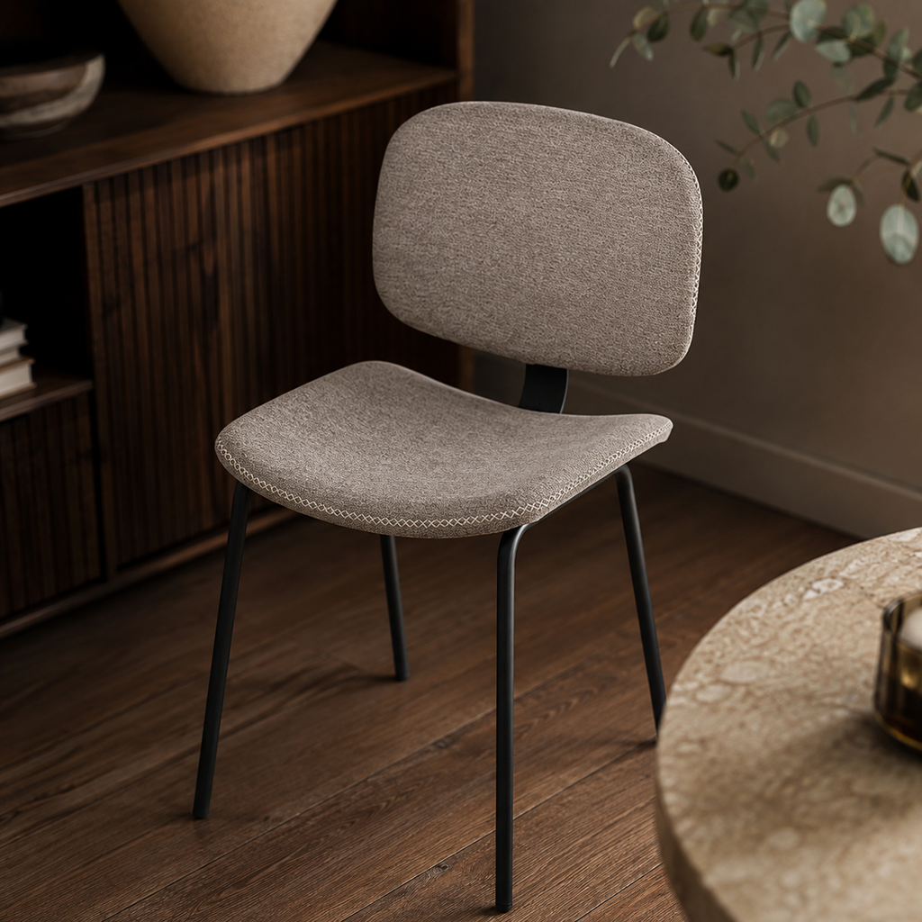 Silla de comedor tapizada, pata metálica