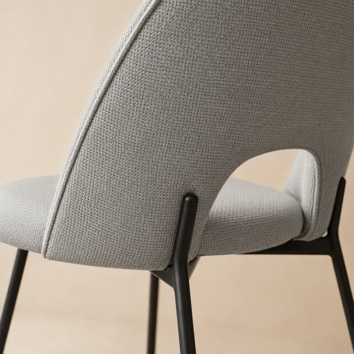 Silla de comedor tapizada, pata metálica