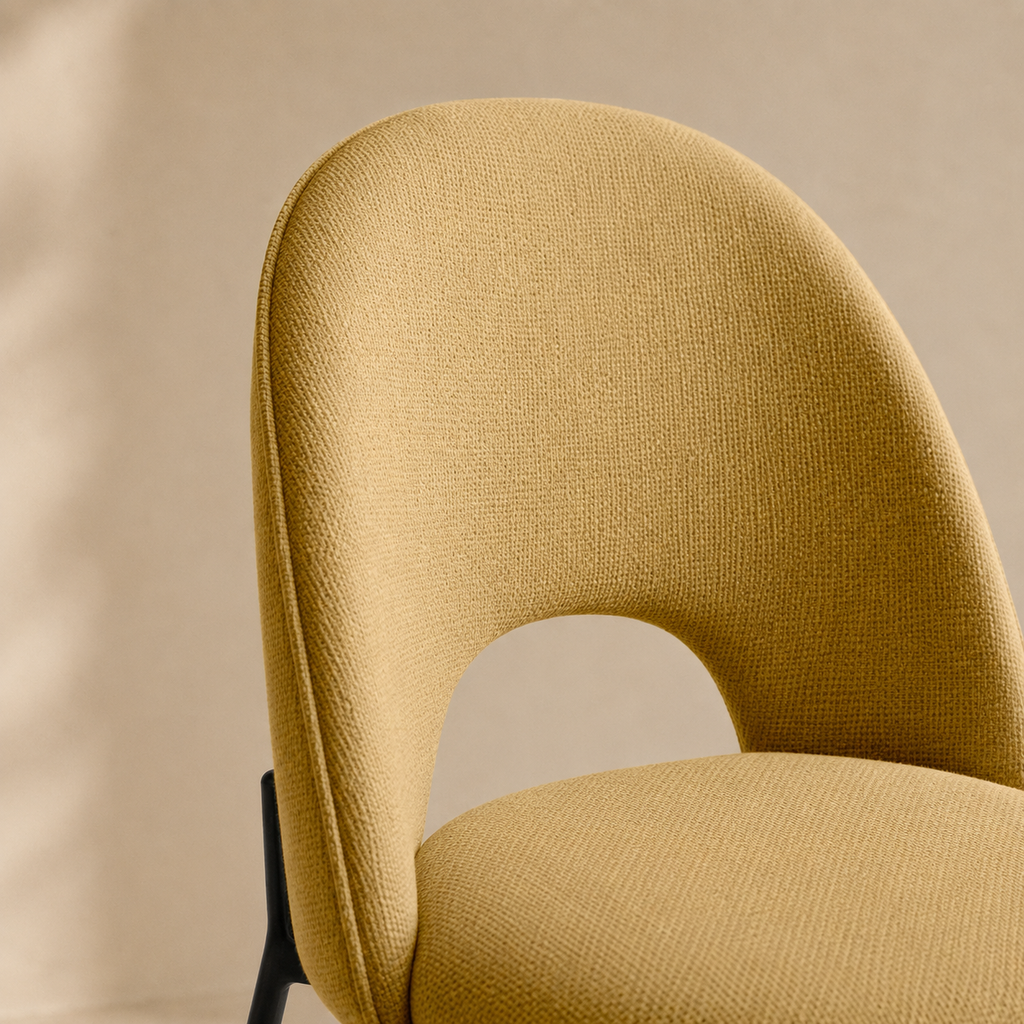 Silla de comedor tapizada, pata metálica