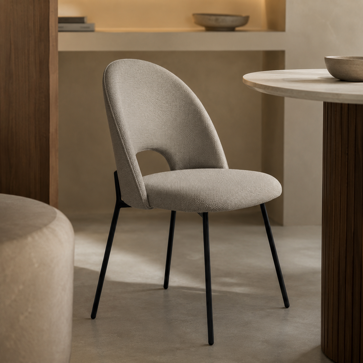 Silla de comedor tapizada, pata metálica