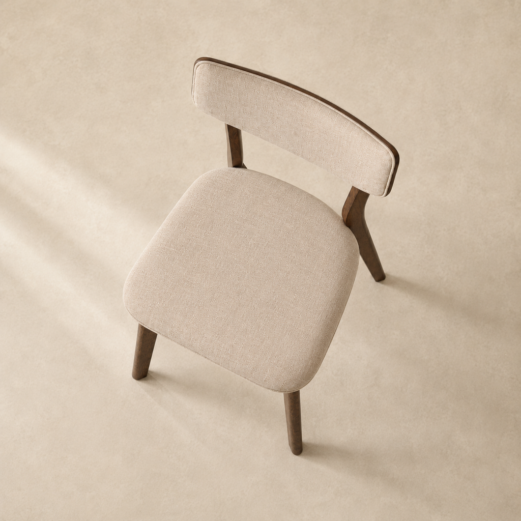 Silla de comedor tapizada, patas de nogal