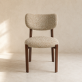 Silla de comedor tapizada, patas de nogal