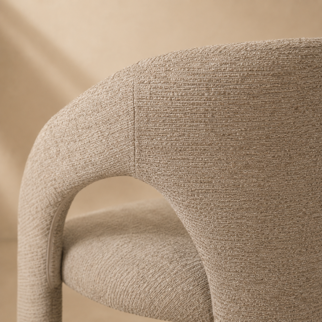 Silla de comedor tapizada, pata metálica