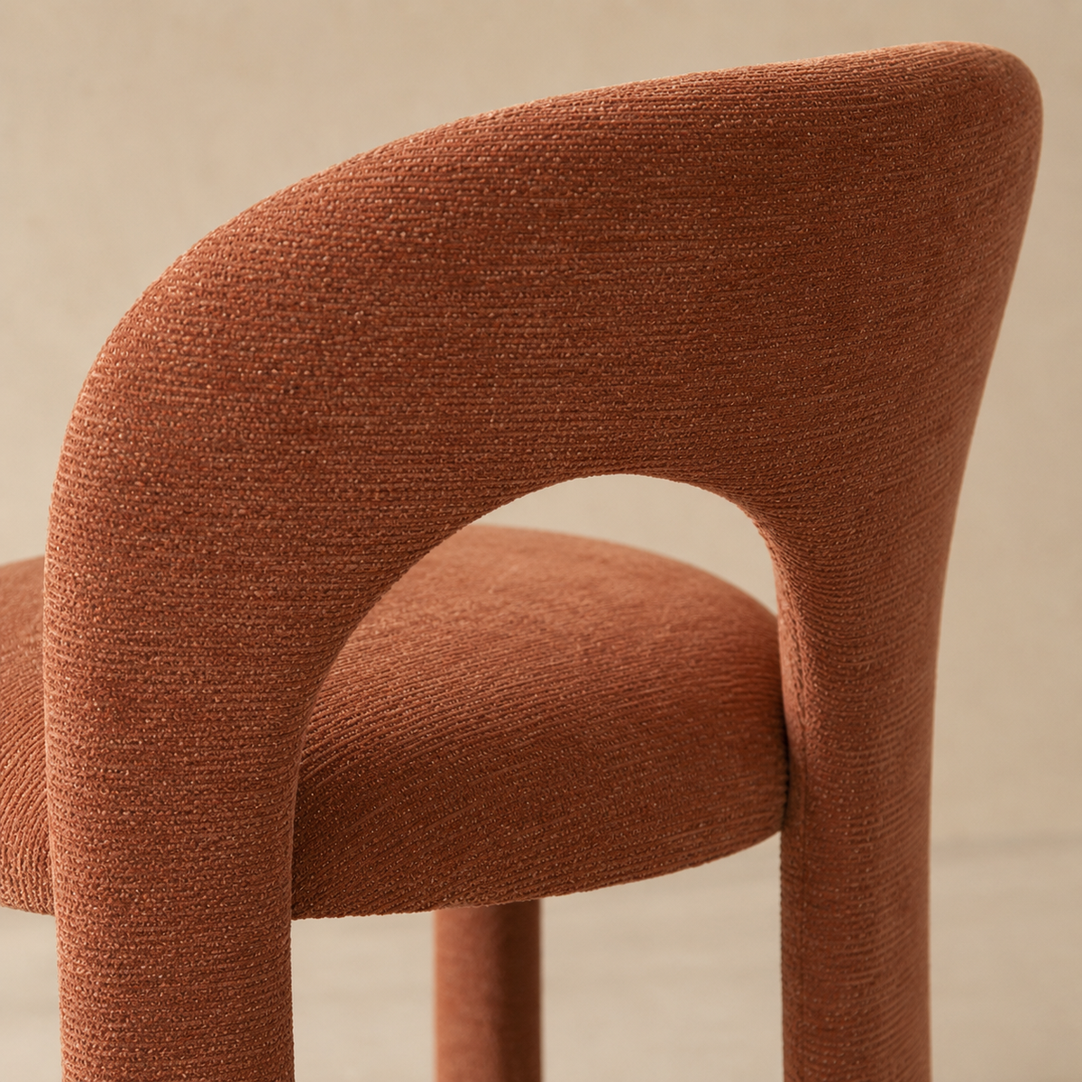 Silla de comedor tapizada, pata metálica