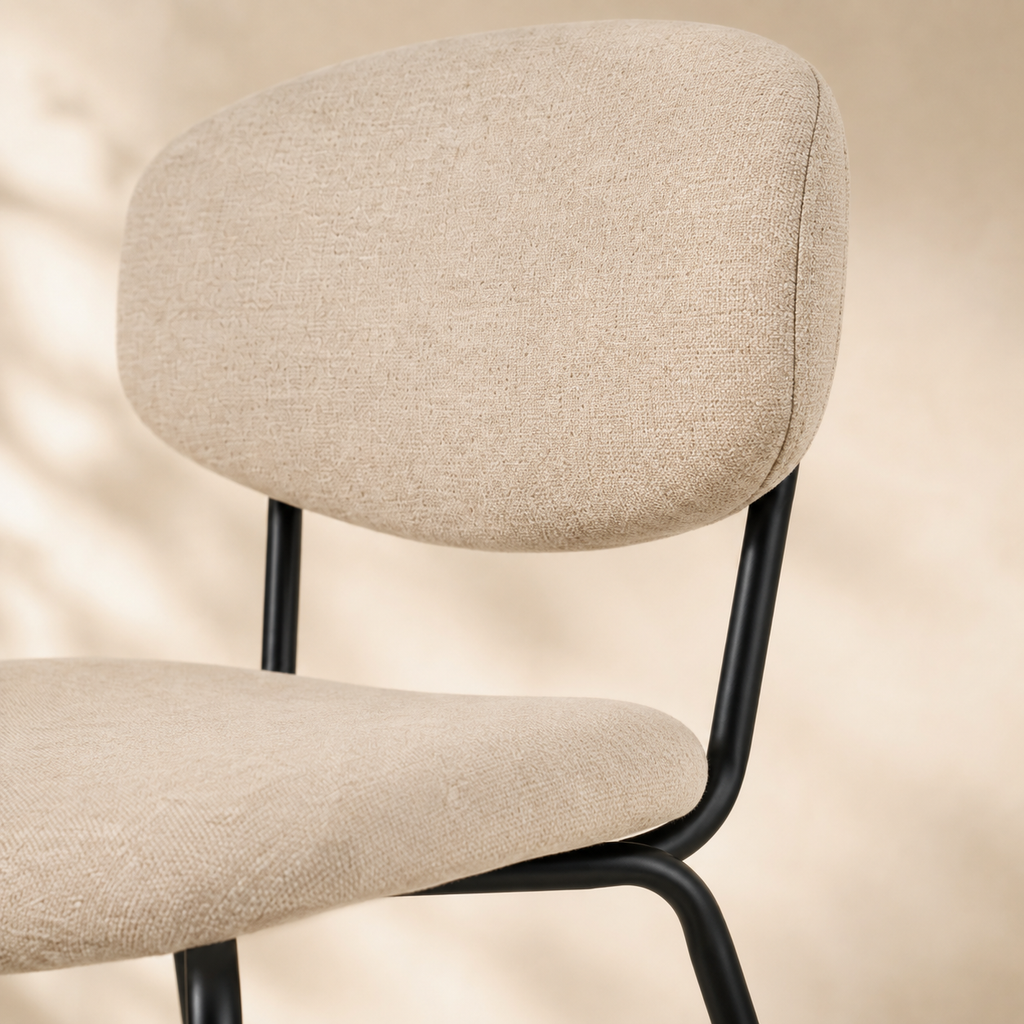 Silla de comedor tapizada, pata metálica