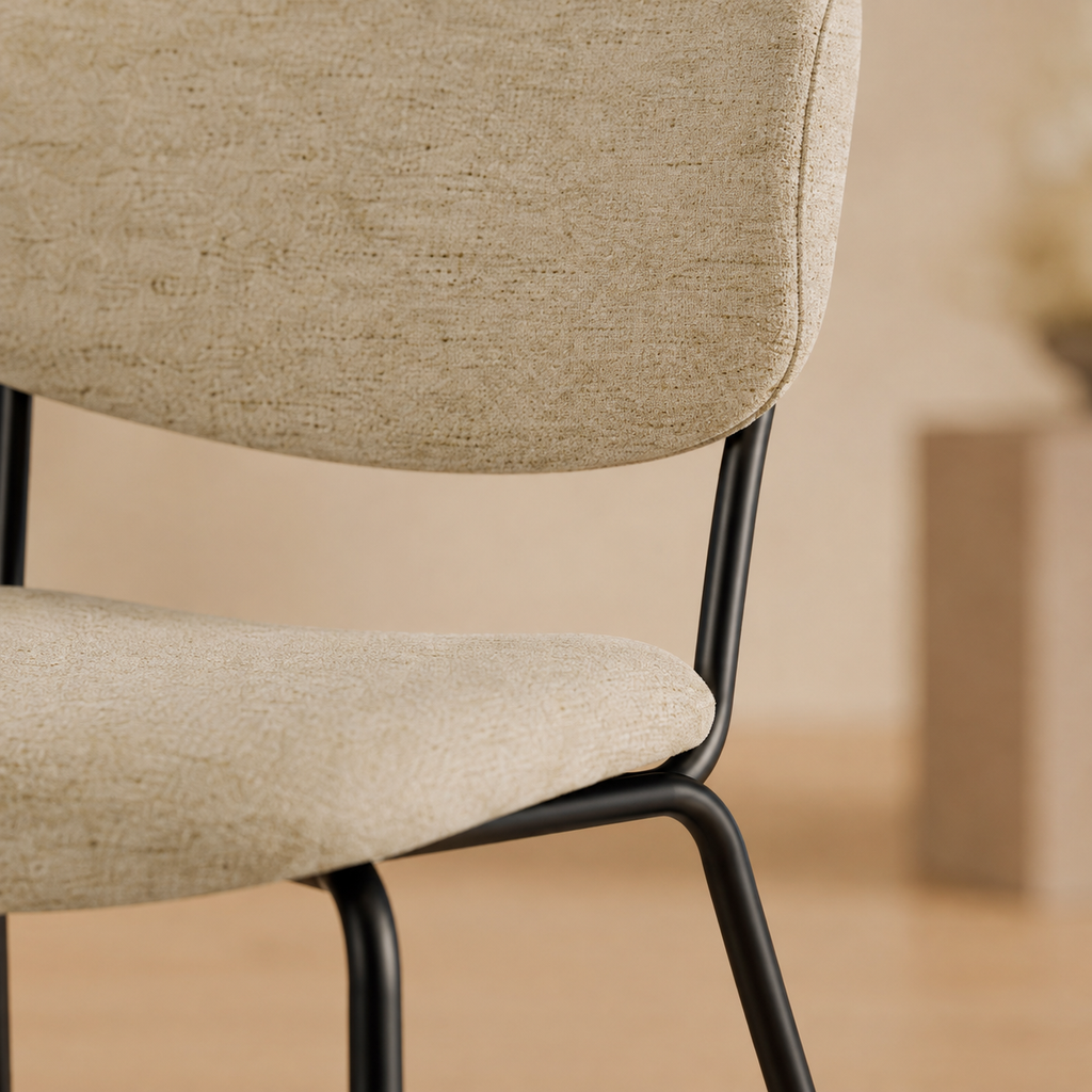 Silla de comedor tapizada, pata metálica