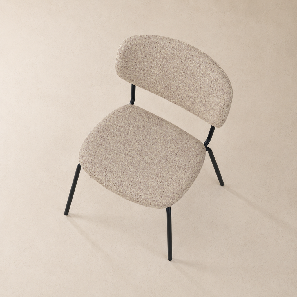 Silla de comedor tapizada, pata metálica
